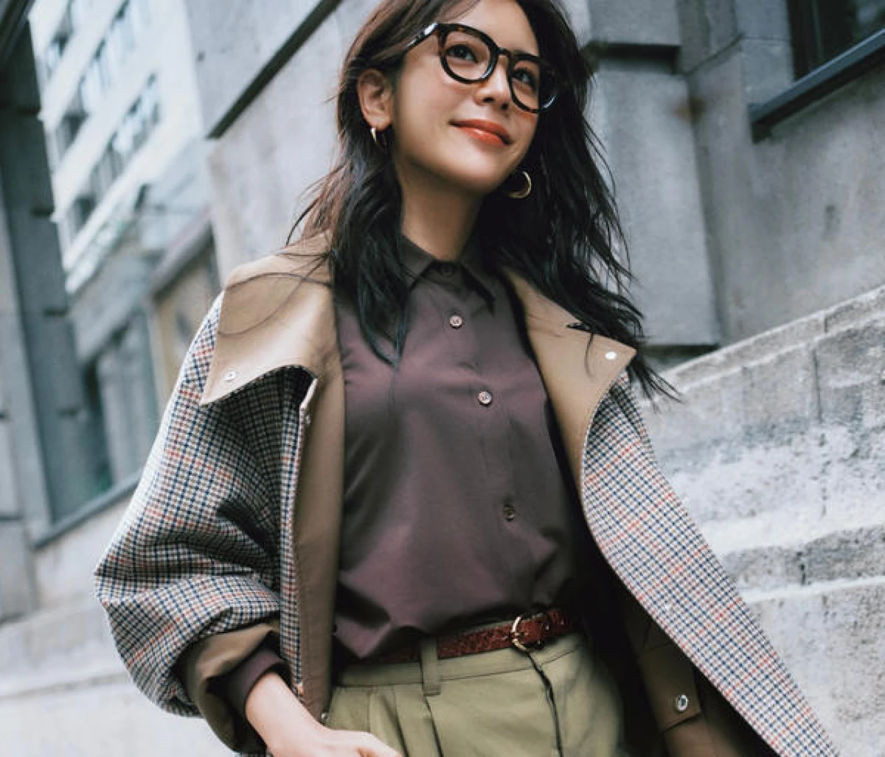 【コートコーデ】ハンサムなチェックを味方に知的ムードを引き寄せて【BAILA今日のコーデ】