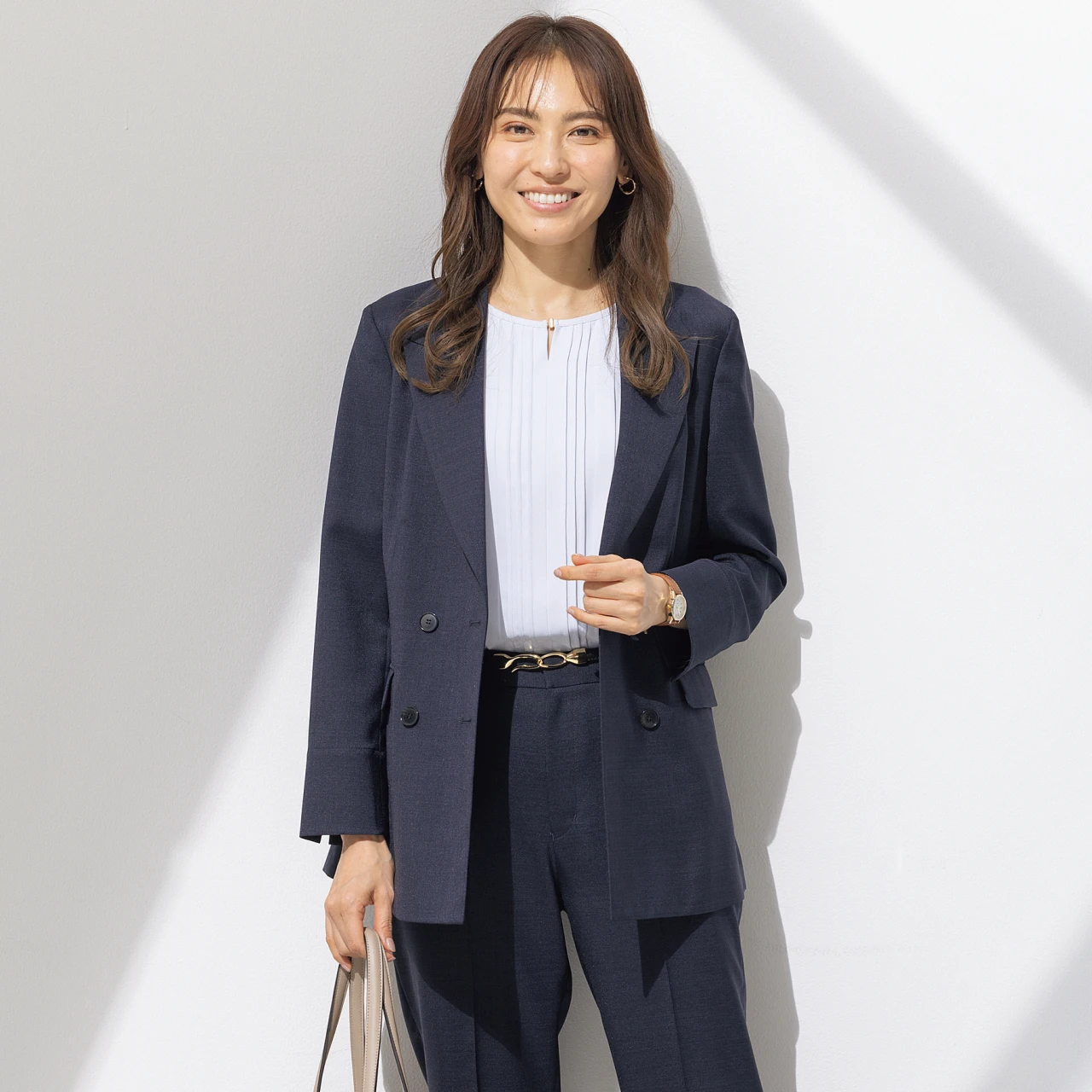 「AOKI」の高機能レディースウェアブランド『MeWORK』がさらに進化！５つの“ラク”を叶える『神ラクセットアップ』が新登場