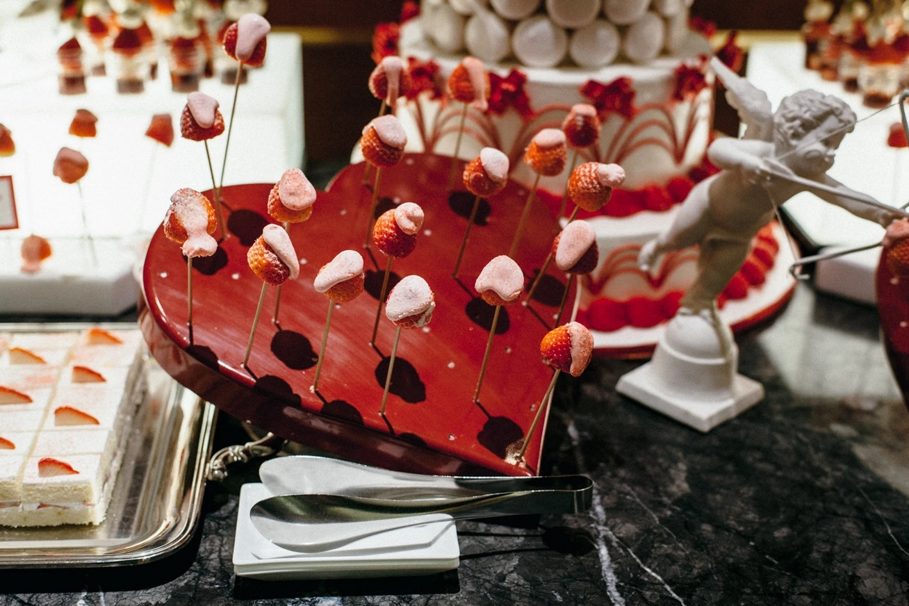 10分で1ヶ月分全席完売!? 大人気すぎる、ホテルの「いちごビュッフェ」♡