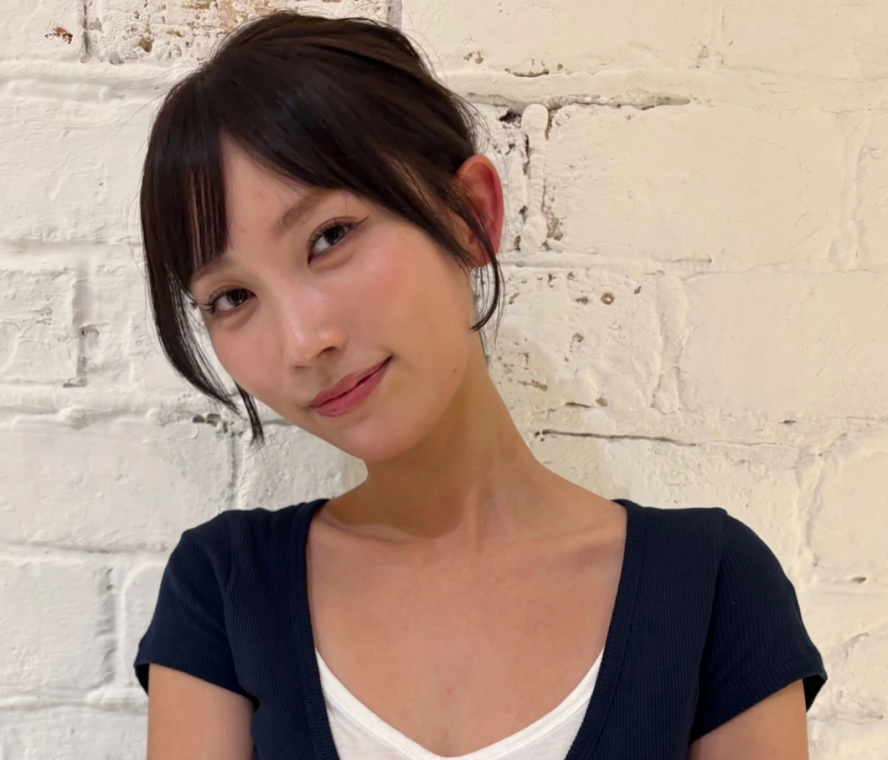 【2026年暑さ対策の涼し気ヘアアレンジ】不器用さんでも簡単にできるお団子ヘア！ こなれローポニー