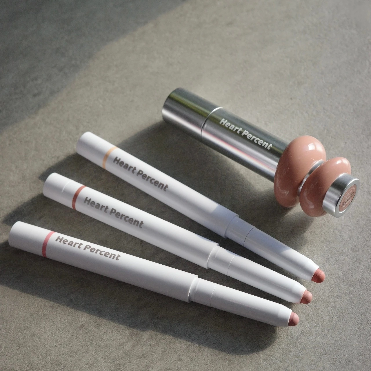 ハートパーセント『ドットオンムードリップペンシル』で今っぽ韓国マット唇に