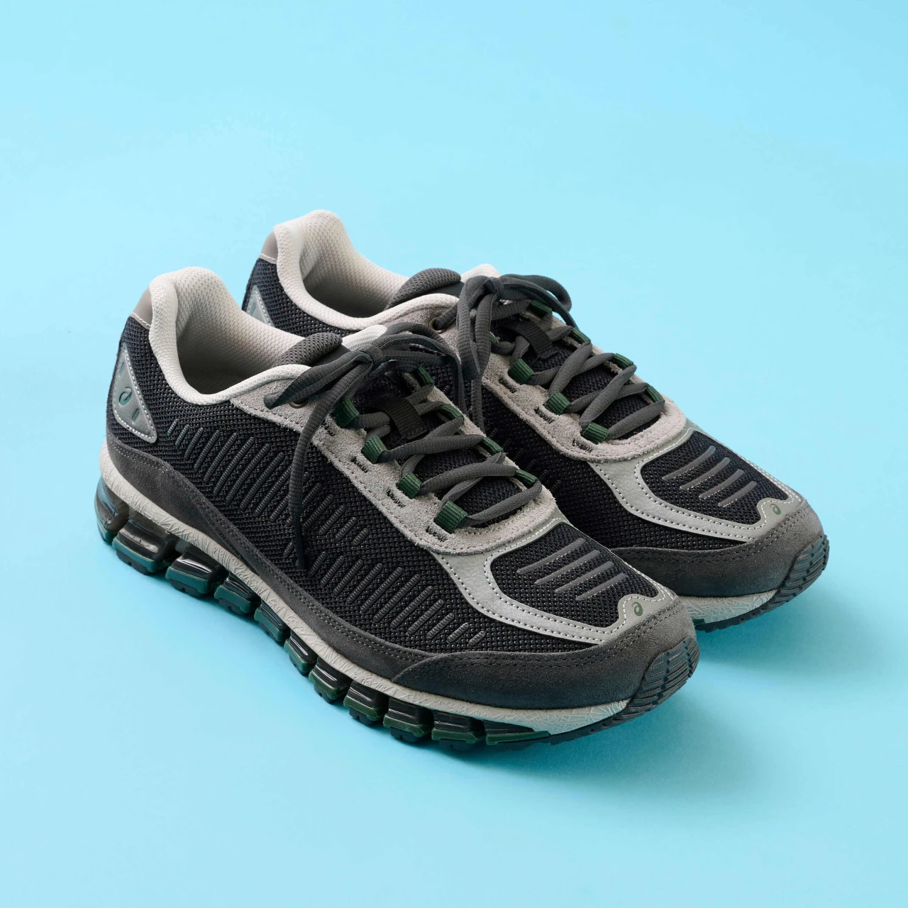 【アシックス】GEL-QUANTUM 360は幅広でおしゃれなのが嬉しい！スニーカーの選び方も【きれいめ派の通勤・休日スニーカー】