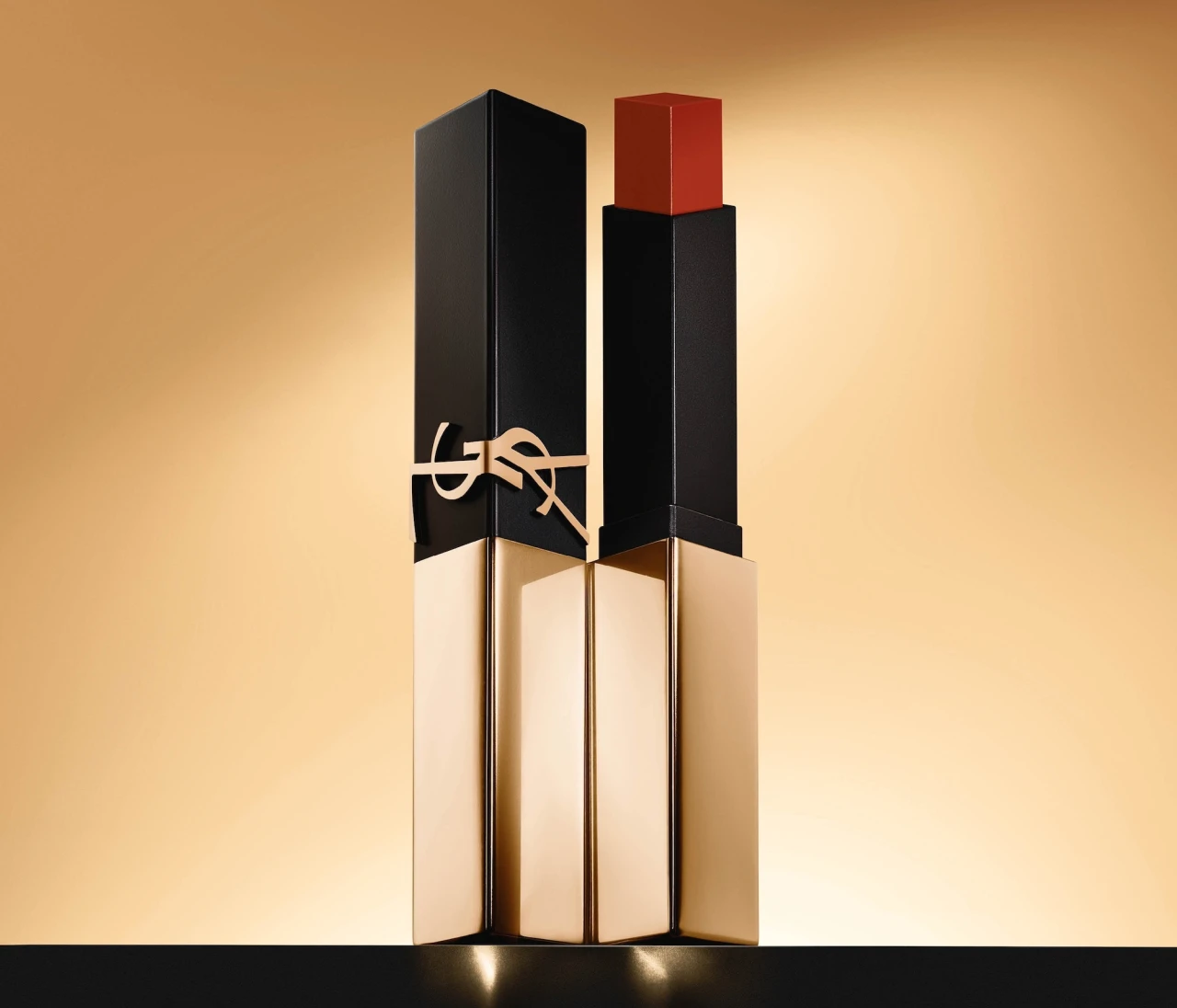 【イヴ・サンローラン】新時代の“ミニマルマットリップ”が誕生！ 欲しい要素のすべてがここに
