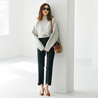 確実に細見え!【 ゆるニット+Ⅰラインボトム】コーデ3選