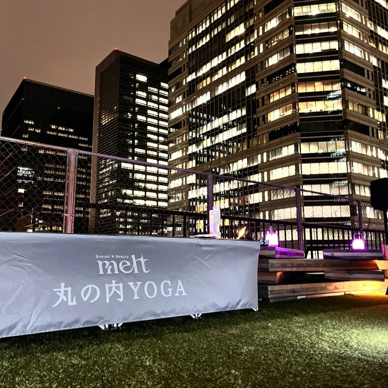 【WINE meets YOGA】大手町で楽しむワインヨガ|女子会にもおすすめ