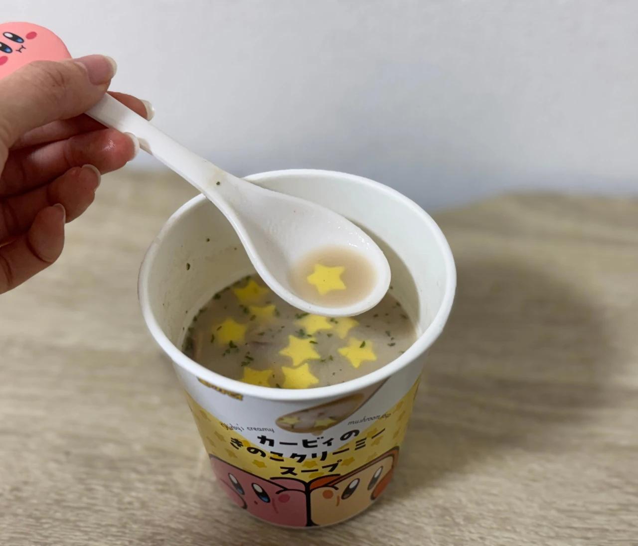 【ファミマ×カービィ】寒い時期にぴったりな「カービィのきのこクリーミースープ」