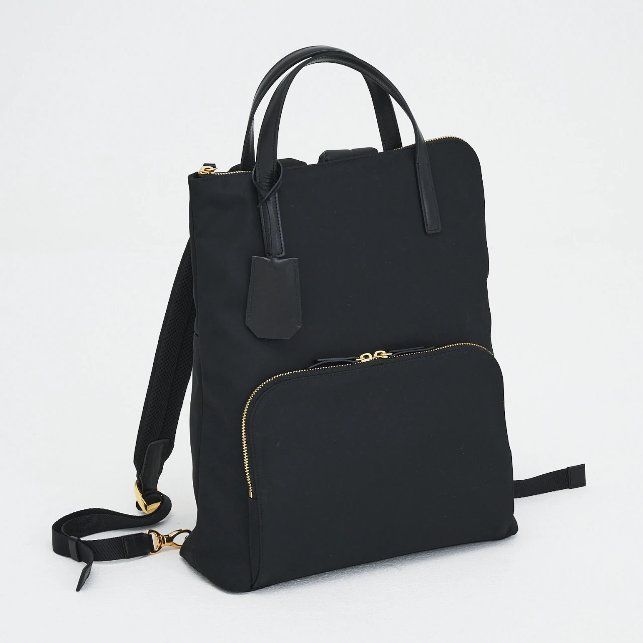 パンプスによく似合う「銀座かねまつ」の2WAYリュック【優秀通勤リュック】