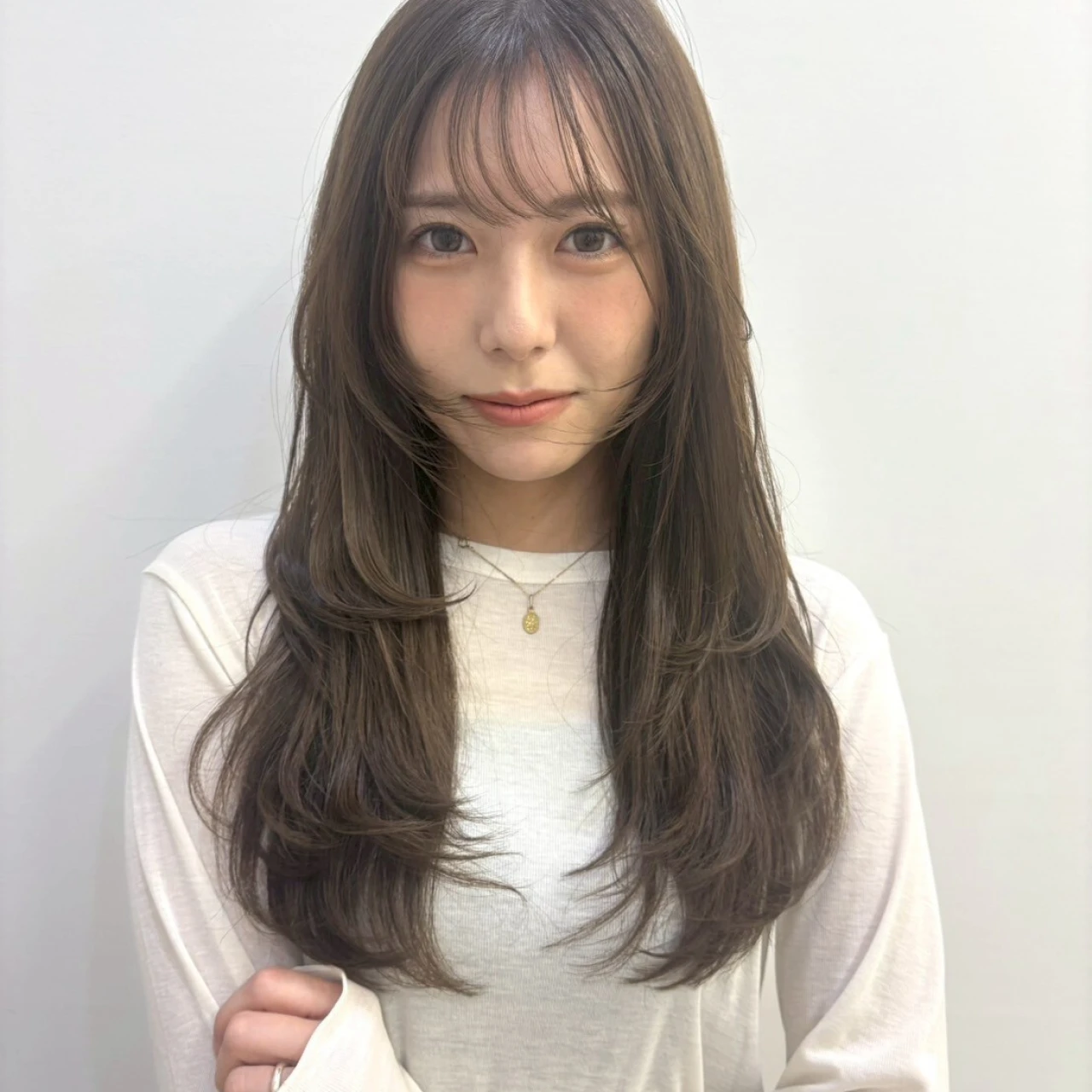 【ロング・30代大人の髪型】秋のトレンドへア・華やかレイヤー