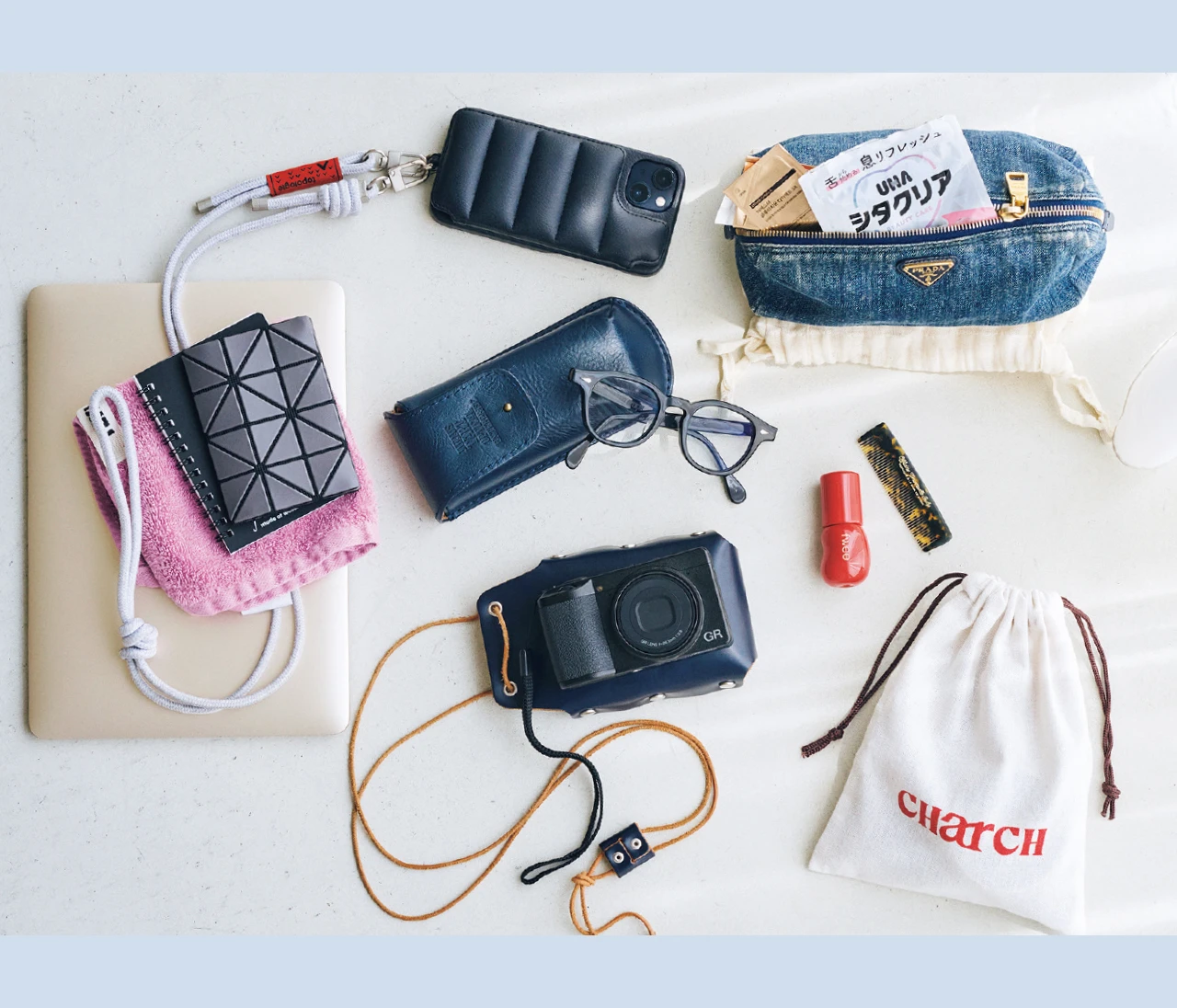 【PRプロデューサー 栗原蒼さんのバッグの中身】記者会見や新商品発表会で登壇する日のお役立ちアイテムとは？