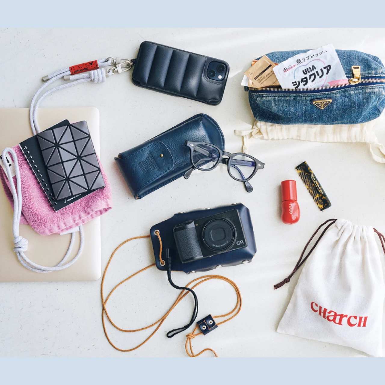 【PRプロデューサー 栗原蒼さんのバッグの中身】記者会見や新商品発表会で登壇する日のお役立ちアイテムとは?