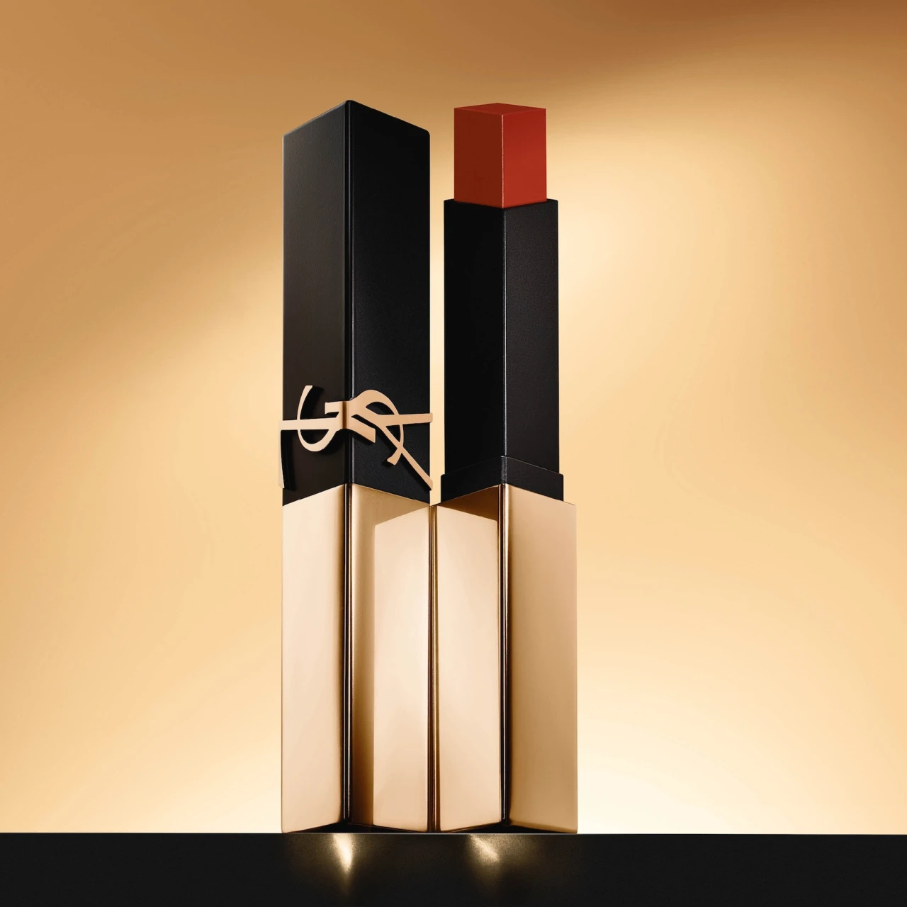 【イヴ・サンローラン】新時代の“ミニマルマットリップ”が誕生！ 欲しい要素のすべてがここに