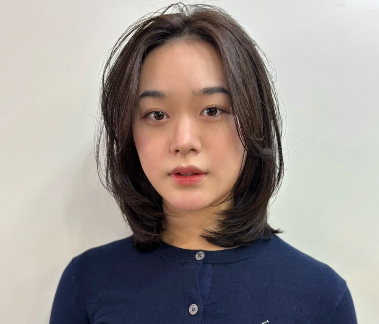 【ミディアム・30代大人の髪型】韓国風ヘア・エギョモリレイヤー