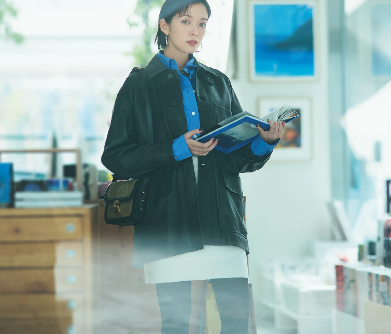 今年買うなら、薄手＆オーバーサイズのゆったり「レザーブルゾン」を！重ねやすいから冬まで大活躍