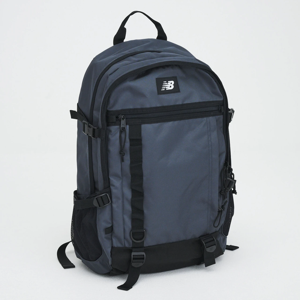 マニッシュ派におすすめ! 「ニューバランス」の大容量リュック【優秀通勤リュック】