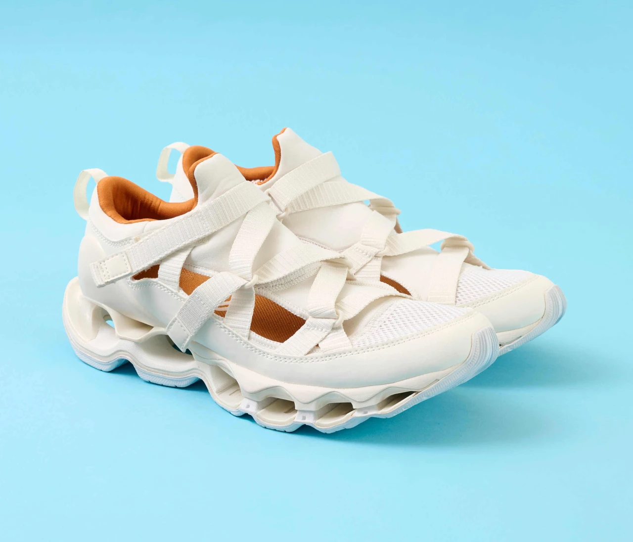 【ミズノ】WAVE PROPHECY STRAPはスニーカー？サンダル？とにかく歩きやすい！スニーカーの選び方も【きれいめ派の通勤・休日スニーカー】