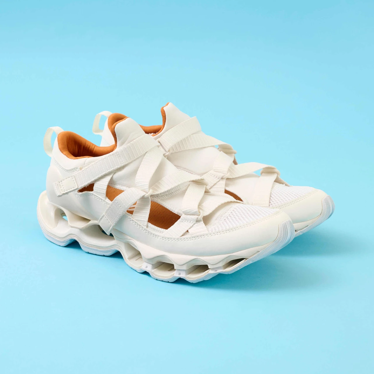 【ミズノ】WAVE PROPHECY STRAPはスニーカー？サンダル？とにかく歩きやすい！スニーカーの選び方も【きれいめ派の通勤・休日スニーカー】