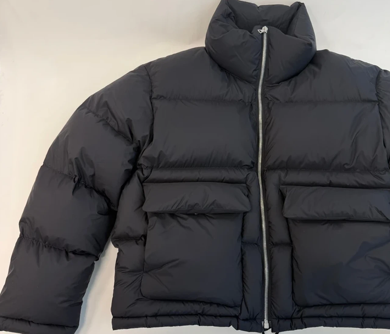 【着画あり】オーラリーの名品・黒ダウンで防寒も洒落感も！