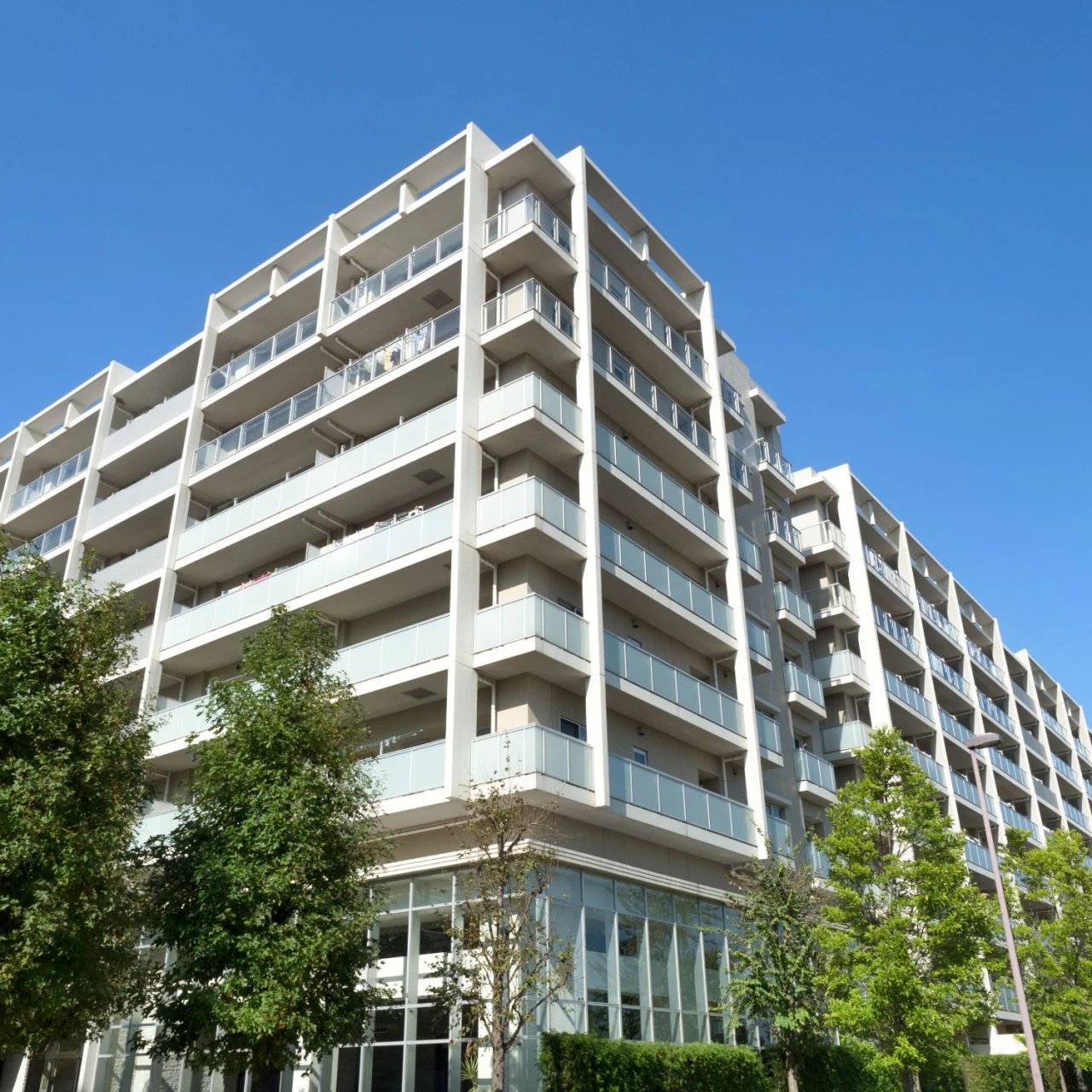 【マンション】賃貸vs購入「買うなら早いほうがいい」は本当？　住まいのプロが比較【今購入したほうがいい人の条件も】