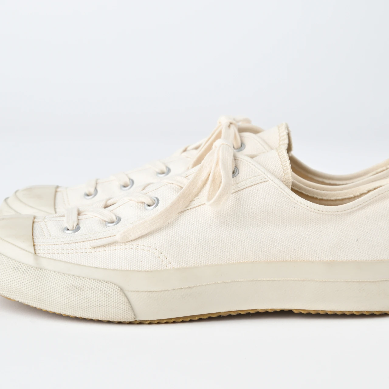 【MOONSTAR（ムーンスター） 白スニーカー】着用レビューも！ GYM CLASSICは、長く愛せるクラシカルな一足「きれいめ服に似合う白スニーカー vol.100」