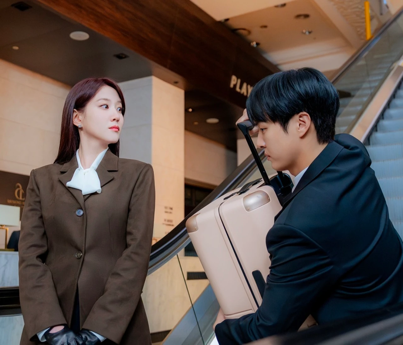 【働く30代におすすめの韓国ドラマ】ゾクッとしてキュンとする!? パク・ウンビンが霊視能力を持つ財閥令嬢を演じるオカルトロマンス『恋は命がけ』