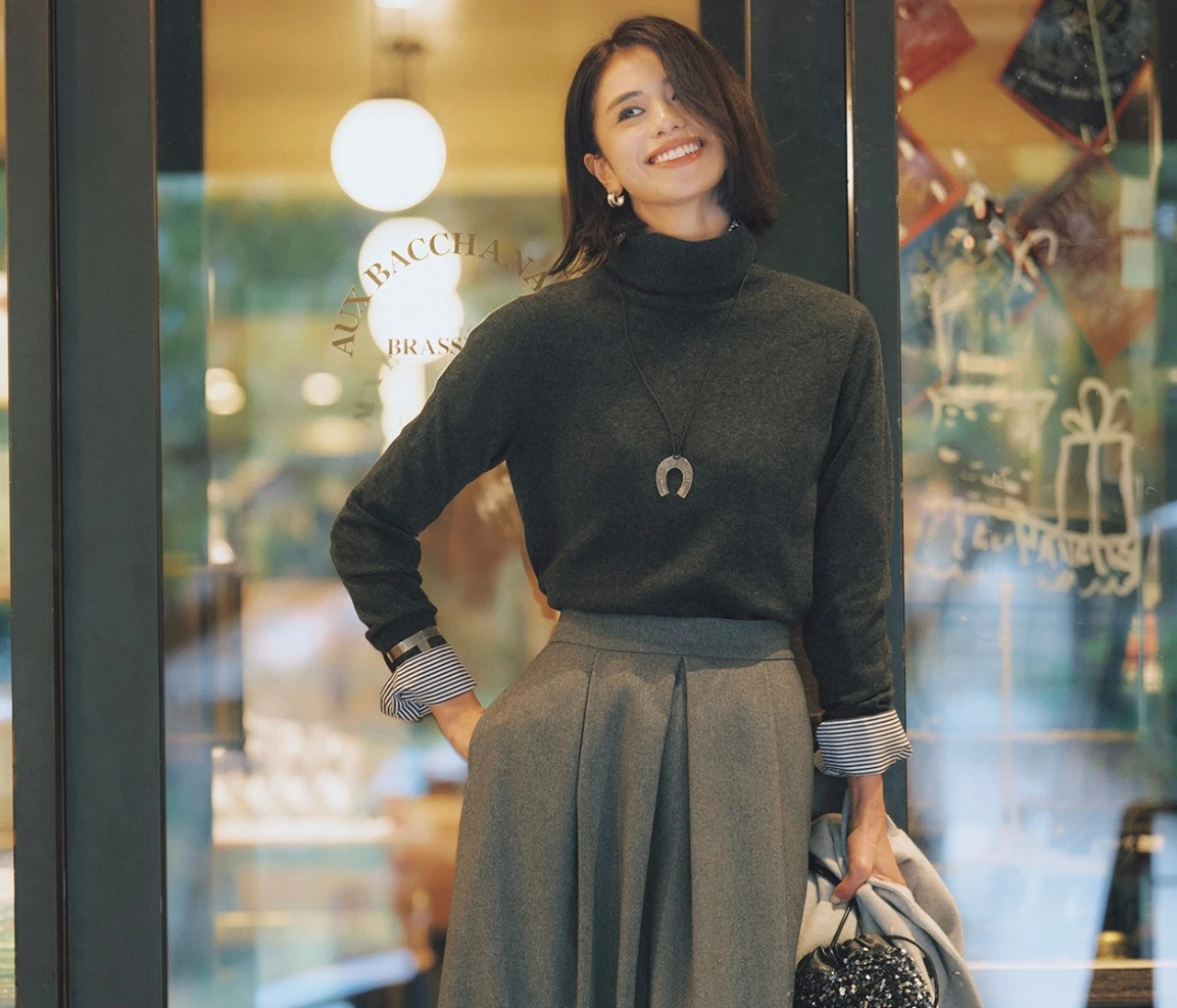 【フレアスカートコーデ】大人向きのシック色でさりげない甘さをオン【BAILA今日のコーデ】