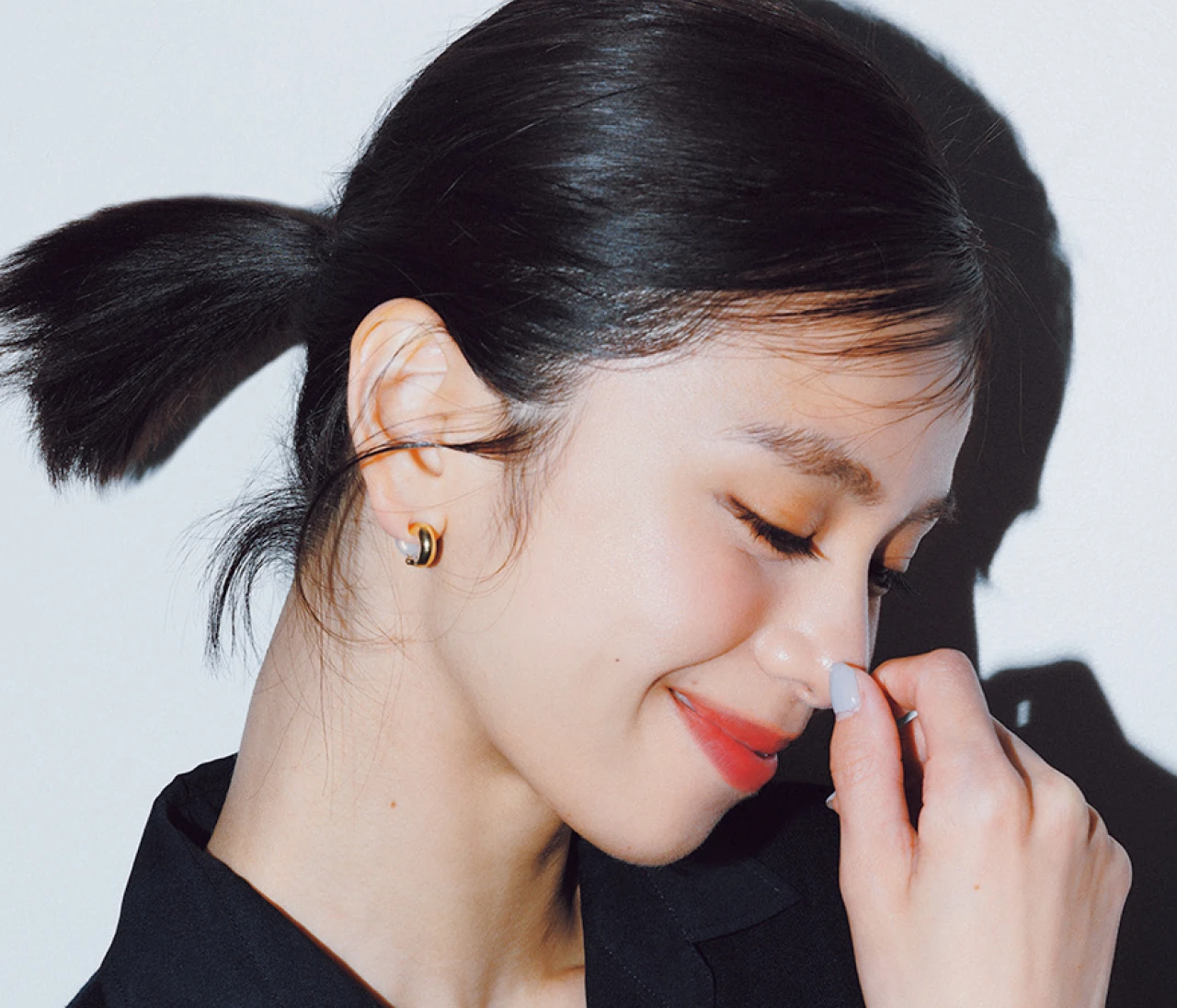 【仕事帰りのデート服コーデ4選】平日デートは華やかスカート×モノトーンで品よく甘く