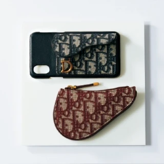 【Dior】人気のあのバッグがモチーフの小物が登場！ スモールレザーグッズ②