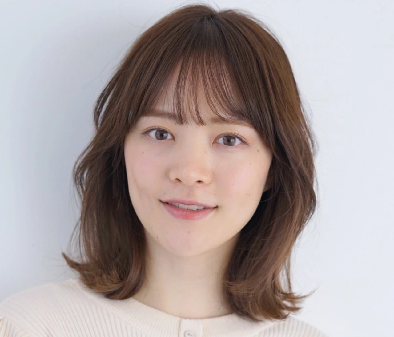 【ミディアム・30代大人の髪型】面長さん向けヘア・ふんわりくびれミディ