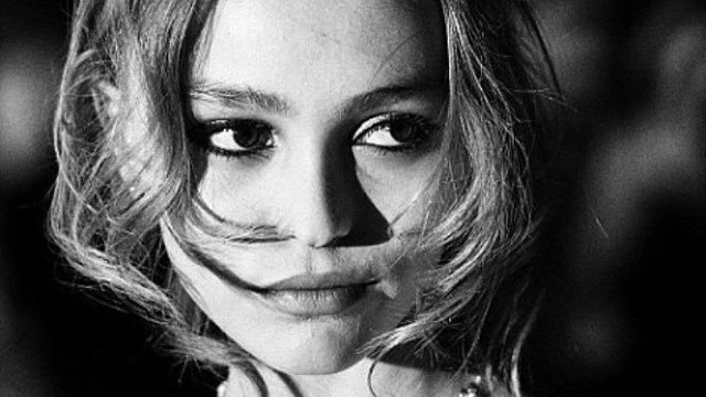 リリー・ローズ・デップ。ますます若い頃のヴァネッサ・パラディに激似!