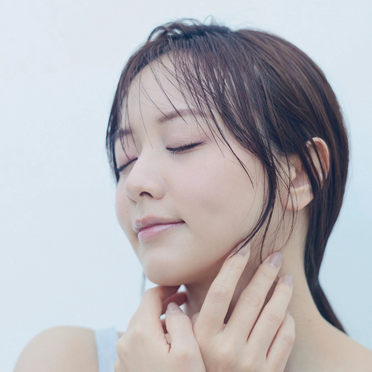 【#森香澄 の透明感】森さんの透明感をつくる愛用コスメを公開！