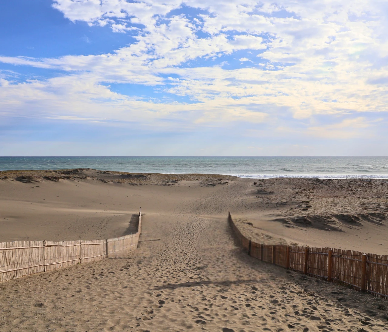 【浜松】風と砂のアートを楽しむ中田島砂丘が日帰り絶景ドライブ旅に最適！【週末リセット】
