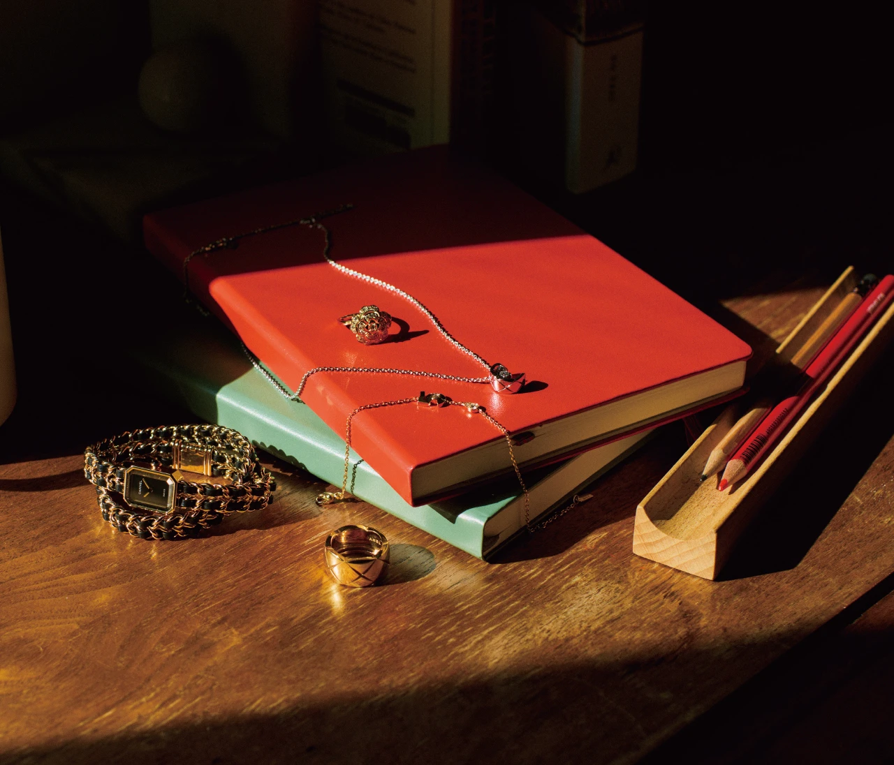 作家・金原ひとみさんの文章とともに贈る、30代の自分を“確固たる”ものにするジュエリー