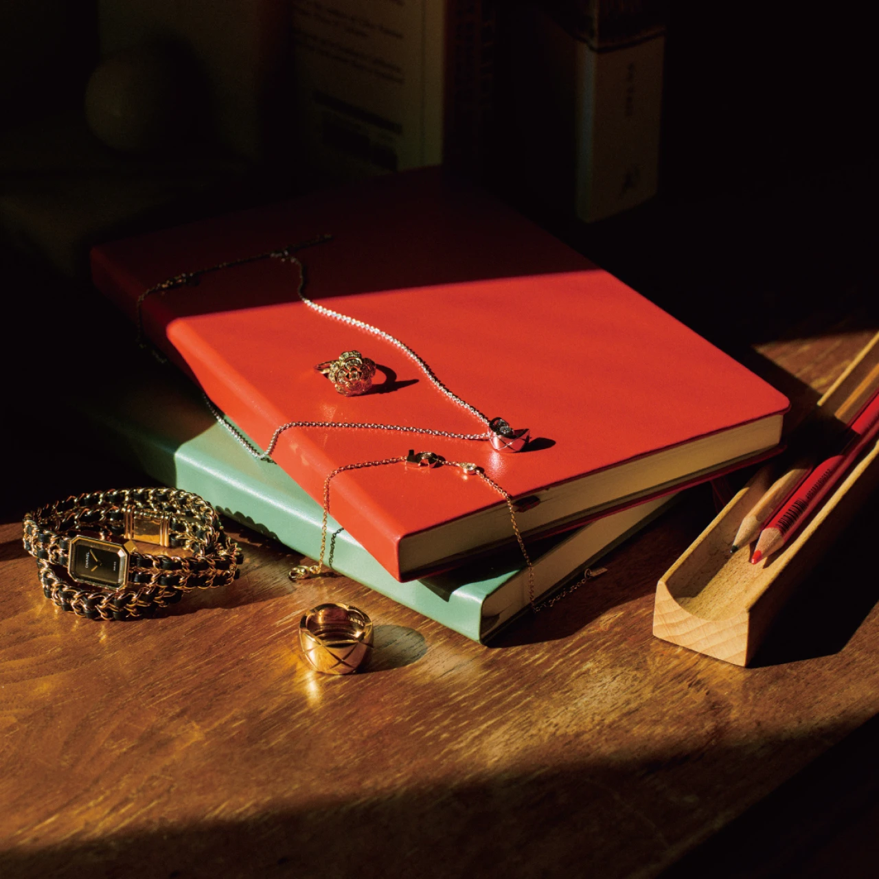 作家・金原ひとみさんの文章とともに贈る、30代の自分を“確固たる”ものにするジュエリー