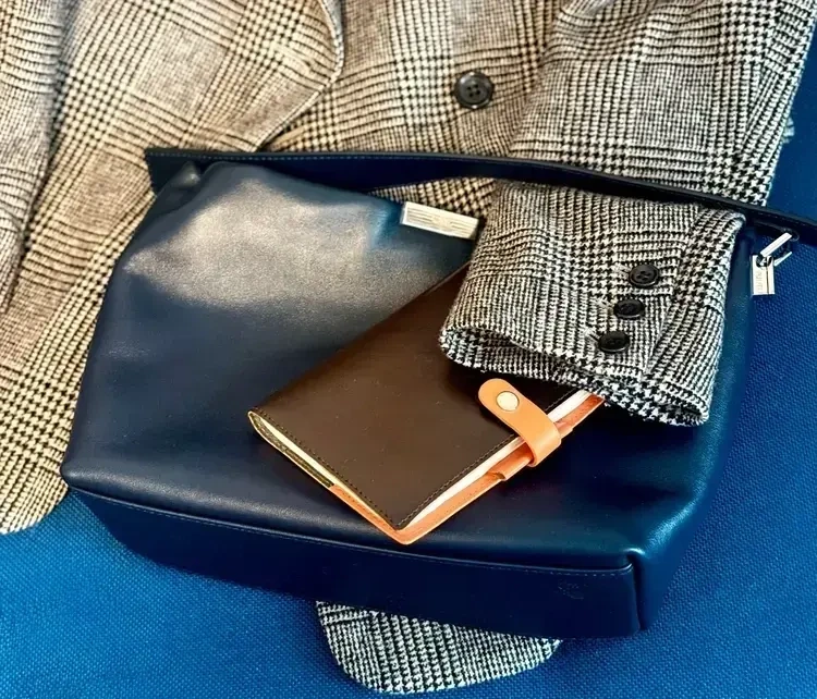 【プンティ】ネイビーのきれいめバッグの可能性