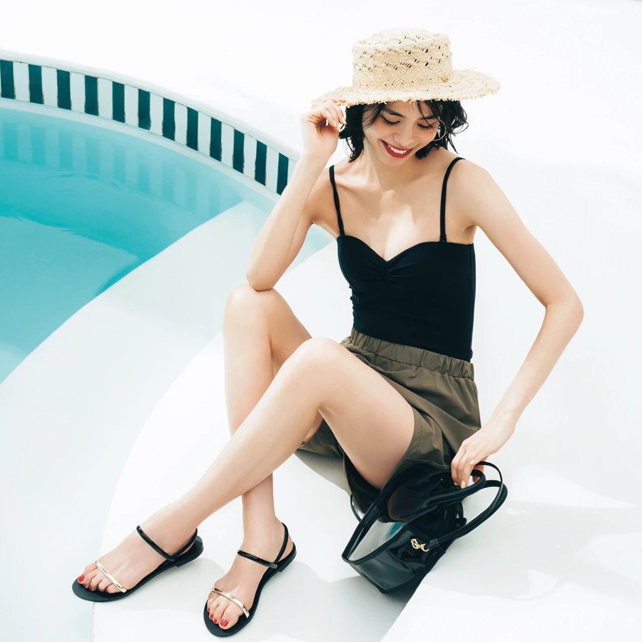 【大人のリゾート旅に必携！水着コーデ3選】ほどよい肌見せで自分好みの水際コーデを楽しもう