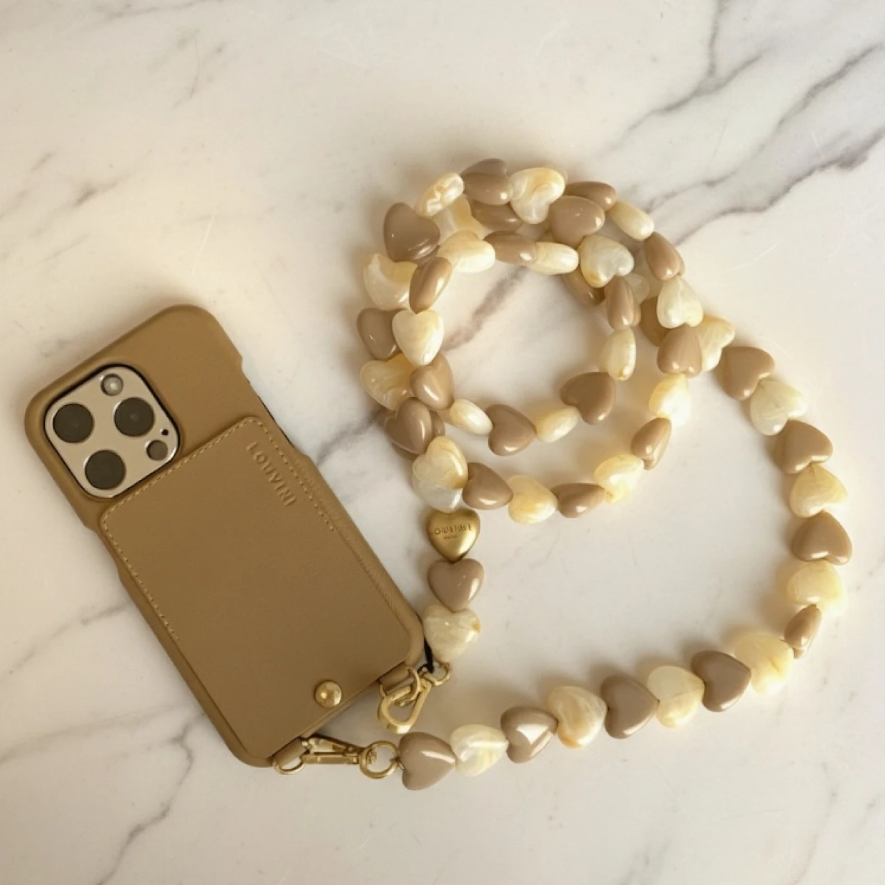 「それどこの？」なスマホケース＆チェーン❤️パリ発【LOUVINI PARIS（ルヴィニ パリ）】