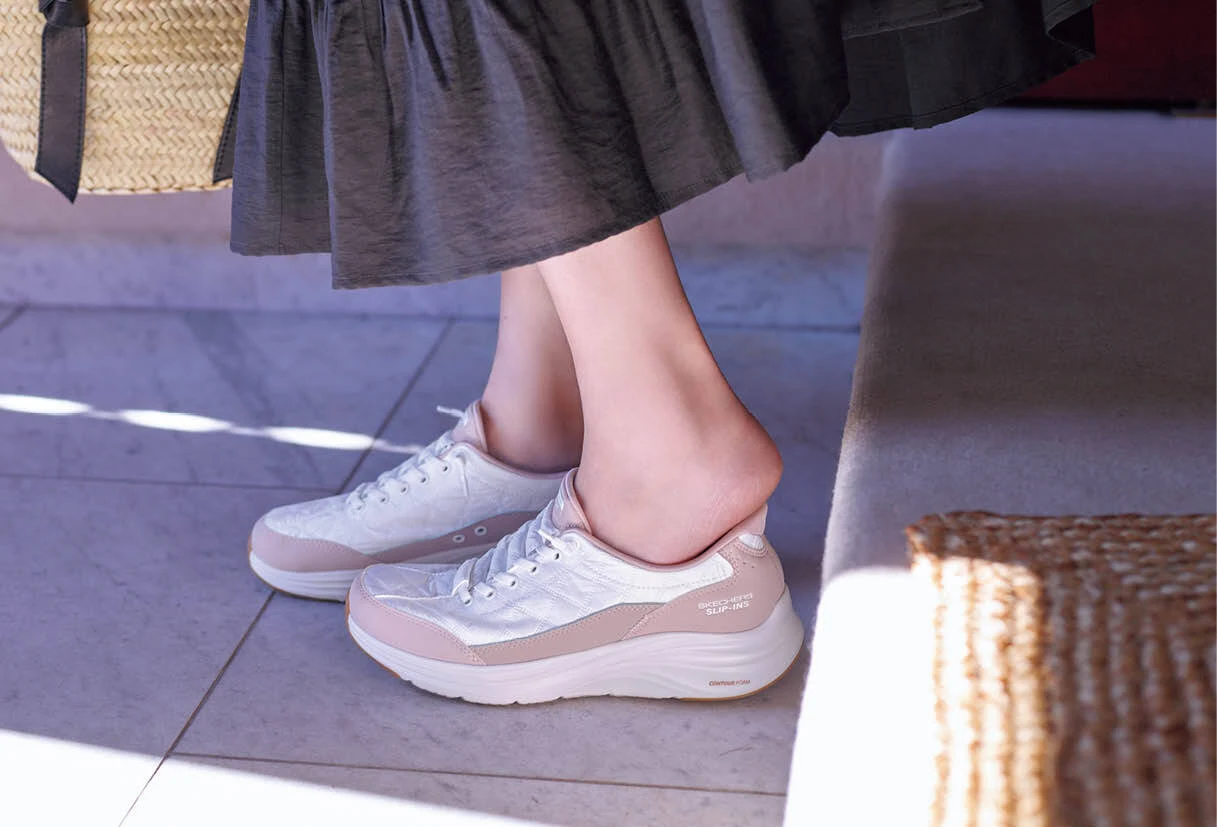 OnもOffも軽やかに どんな私にもフィットする! スケッチャーズのハンズフリー スリップインズ_7