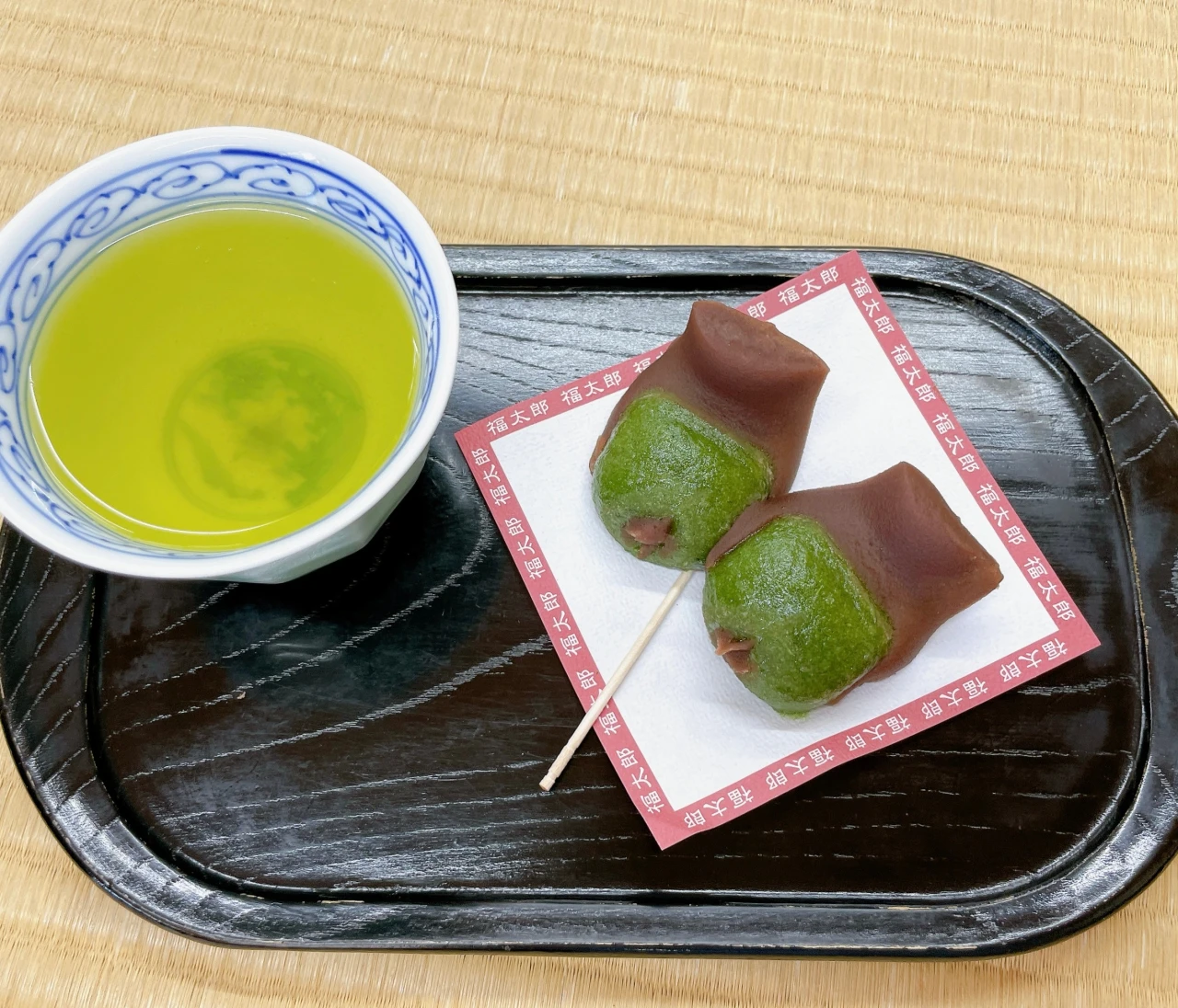 【日帰り旅にもおすすめ】食べると福が訪れる？静岡の三嶋大社の美しい境内で楽しむ名物の縁起餅！