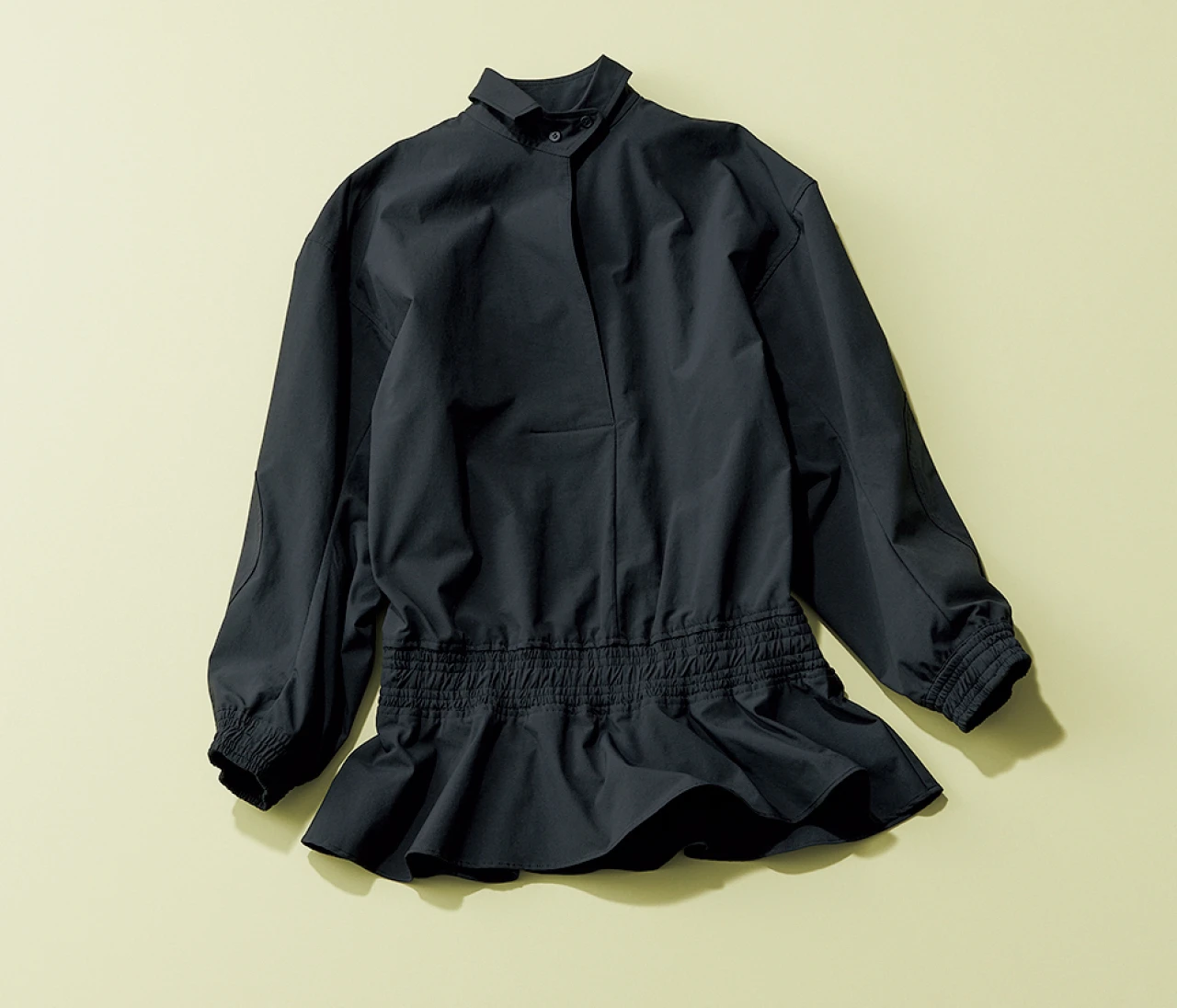 【チームBAILA発“ウワサのいい服”】「MOUJIC(ムジィーク)」のギャザーシャツ