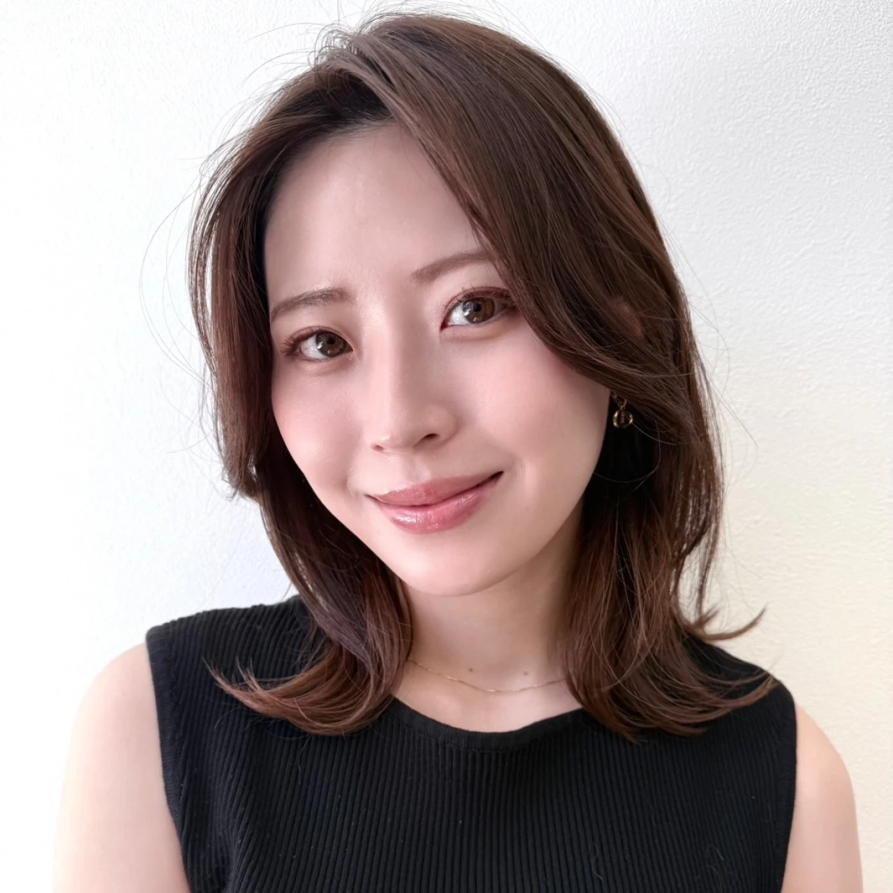 【ミディアム・30代～40代大人の髪型】夏のトレンドへア！フレームミディ