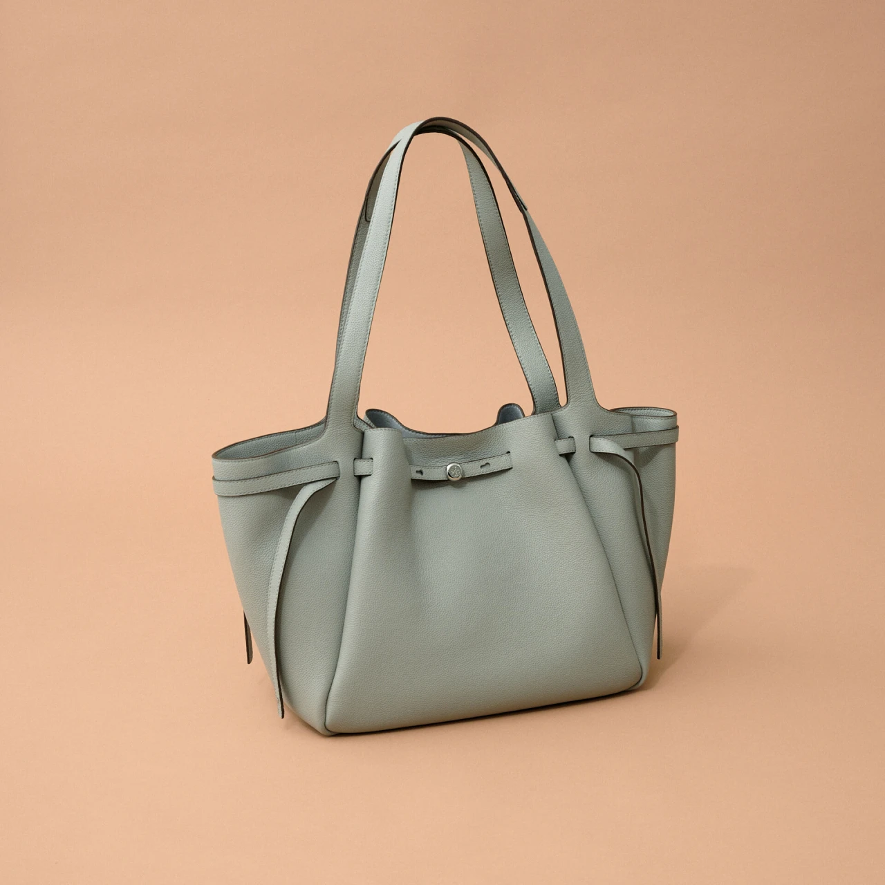 「トリー バーチ(Tory Burch)」の新作トートバッグに、A4&PCの通勤アイテム全部入れて徹底レビュー!