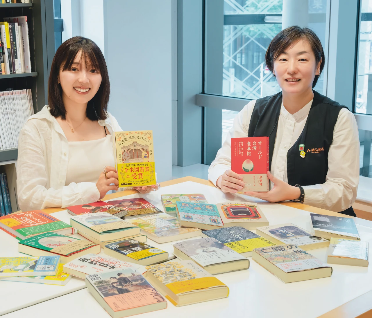 文芸評論家・三宅香帆さん× 誠品生活日本橋 書店員・村田朋美さんが語る！ノスタルジーと食欲を誘う 美しき台湾ブックスの世界
