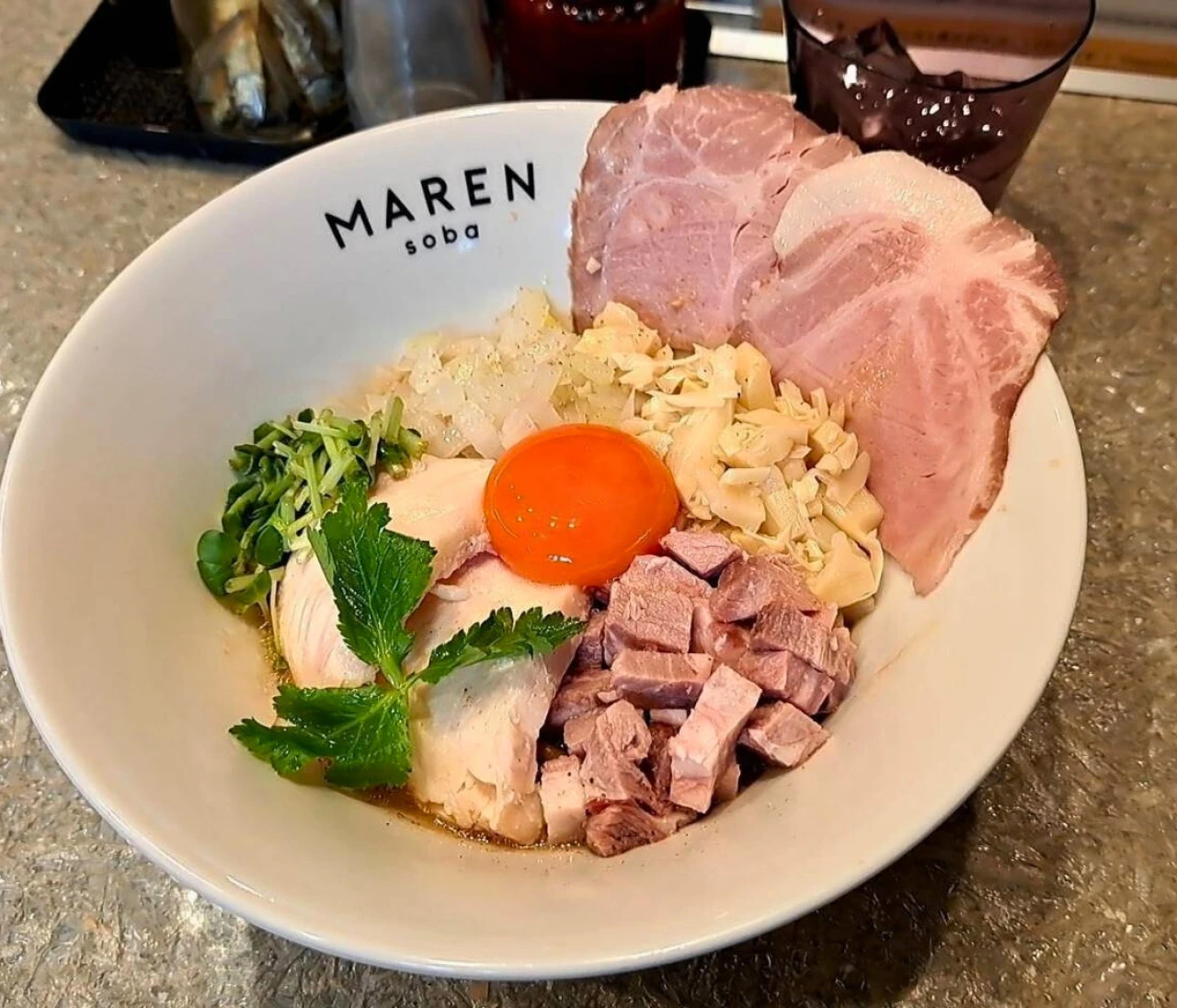 和食∞ラーメン!? ジャンクの概念が変わる「soba MAREN」の上品まぜそば【喜色満麺】 #ラーメン部