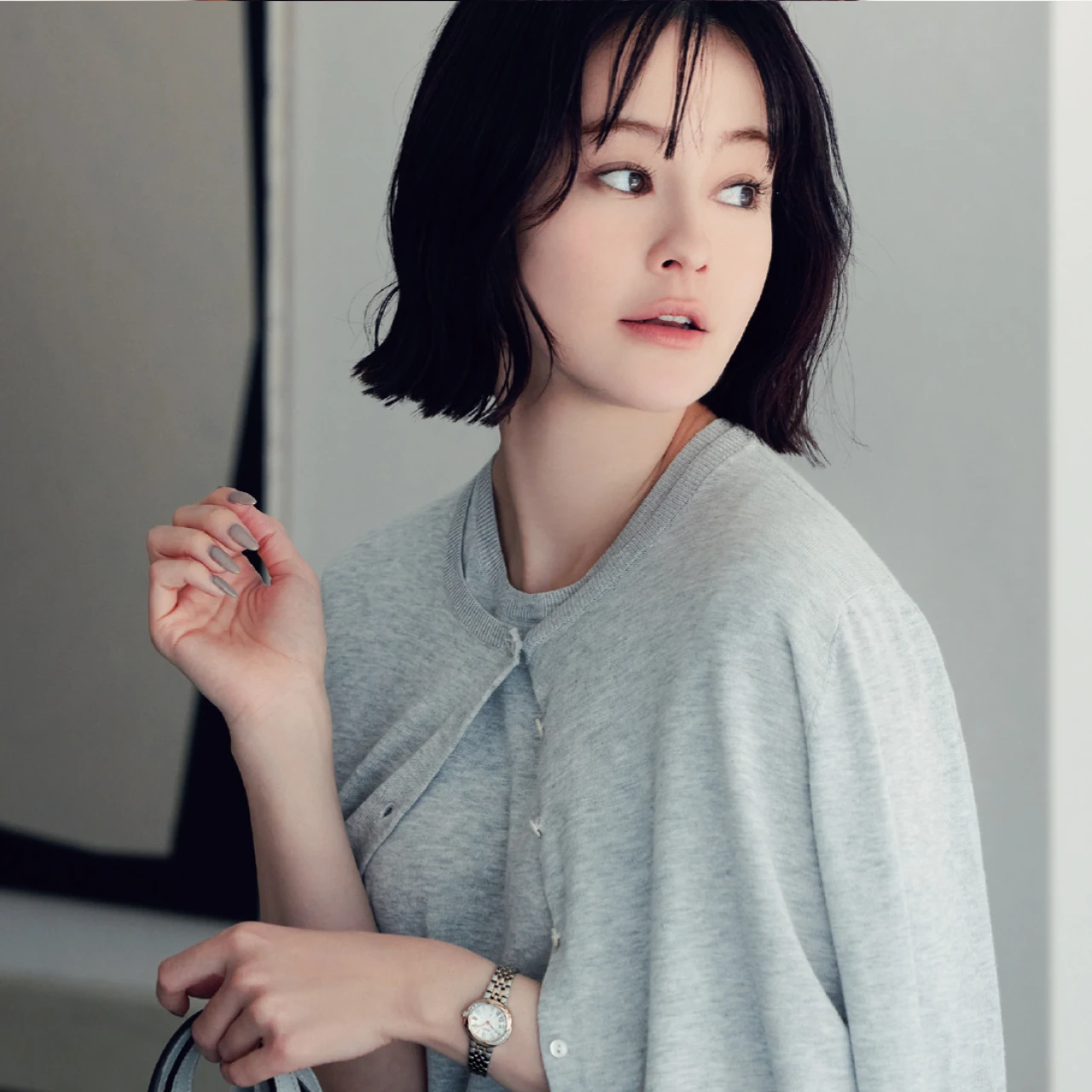 レディなコーデに合う華奢なブレスレットタイプの腕時計【働く30代のための相棒ウォッチ】