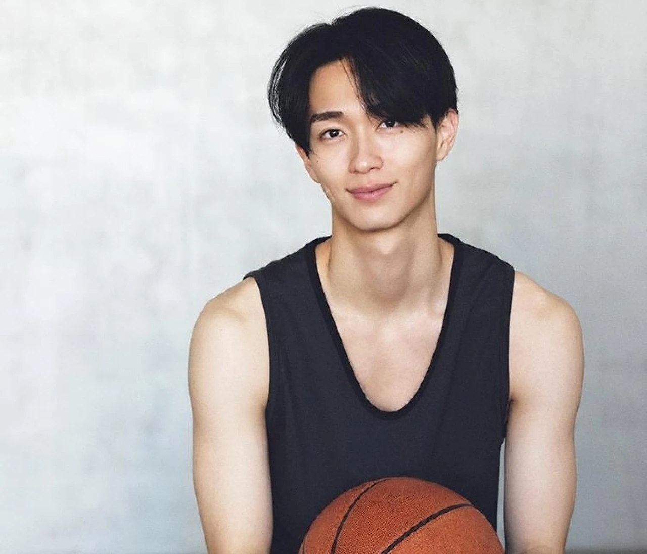 たっぷり写真で注目俳優・野村康太の魅力に迫る！