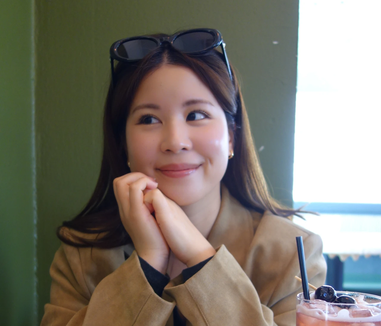 大人カジュアルに映える。Gentle Monsterのブラウンオーバルサングラスコーデ5選 #ファッション部