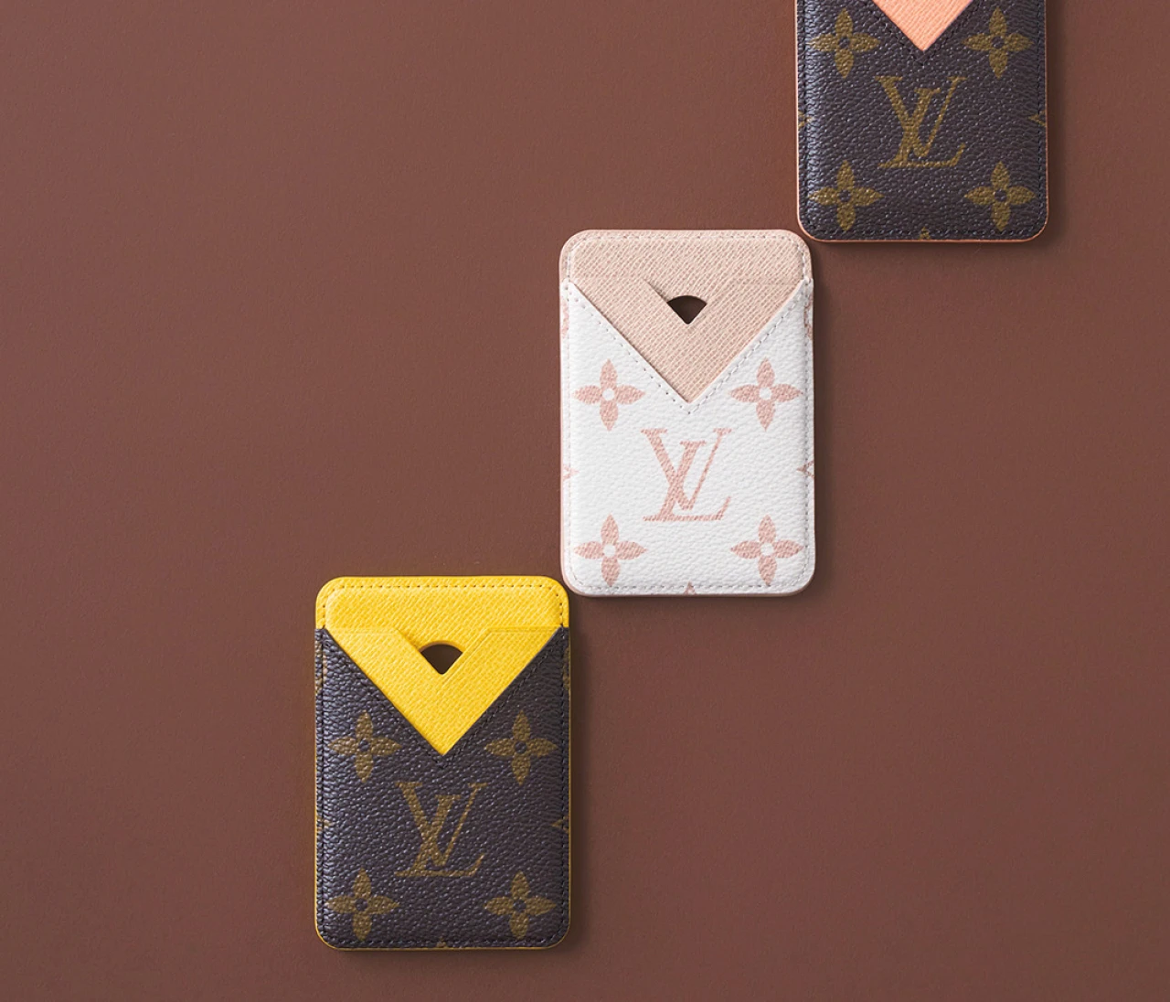 【ハイブランドの新作小物5選】ルイ・ヴィトンの限定カードケース、サンローラン、ミュウミュウのバッグなど秋小物をチェック！