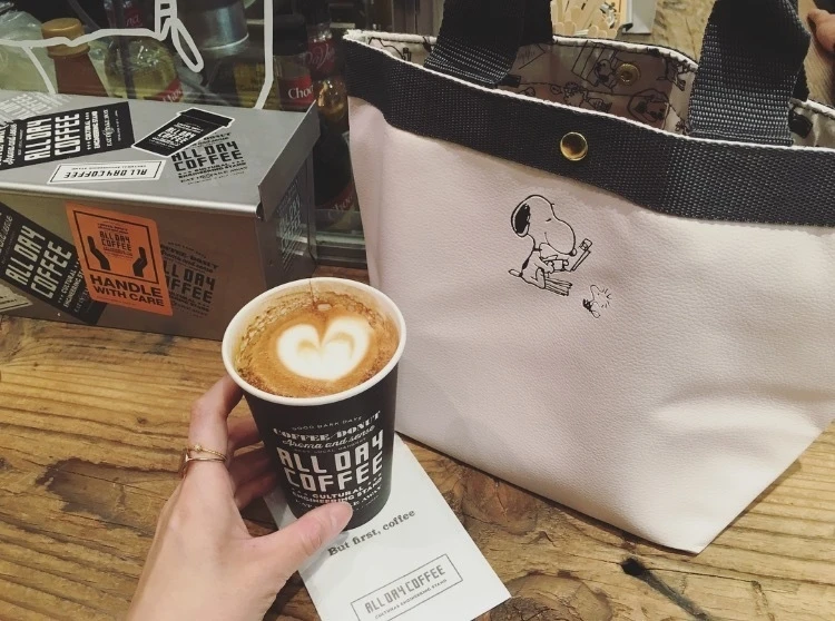 読者モデル9名の【スヌーピー”レザー調”トートバッグ】お出かけスナップ