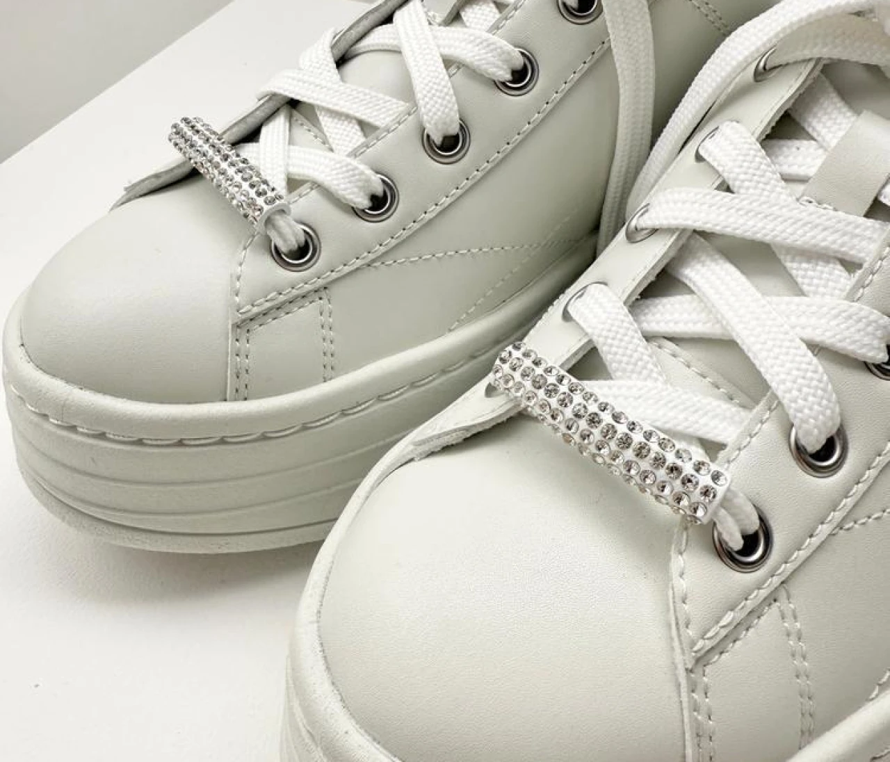 【厚底スニーカー8選】はきやすさもスタイルアップも(写真)