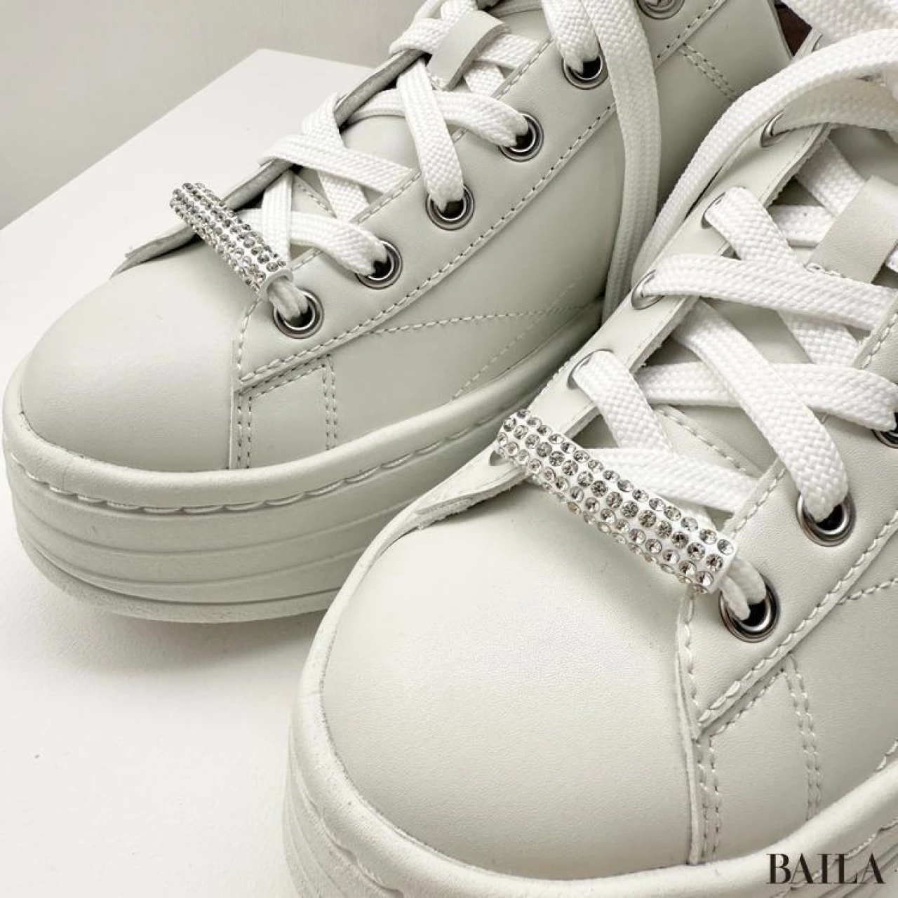 【厚底スニーカー8選】はきやすさもスタイルアップも(写真)